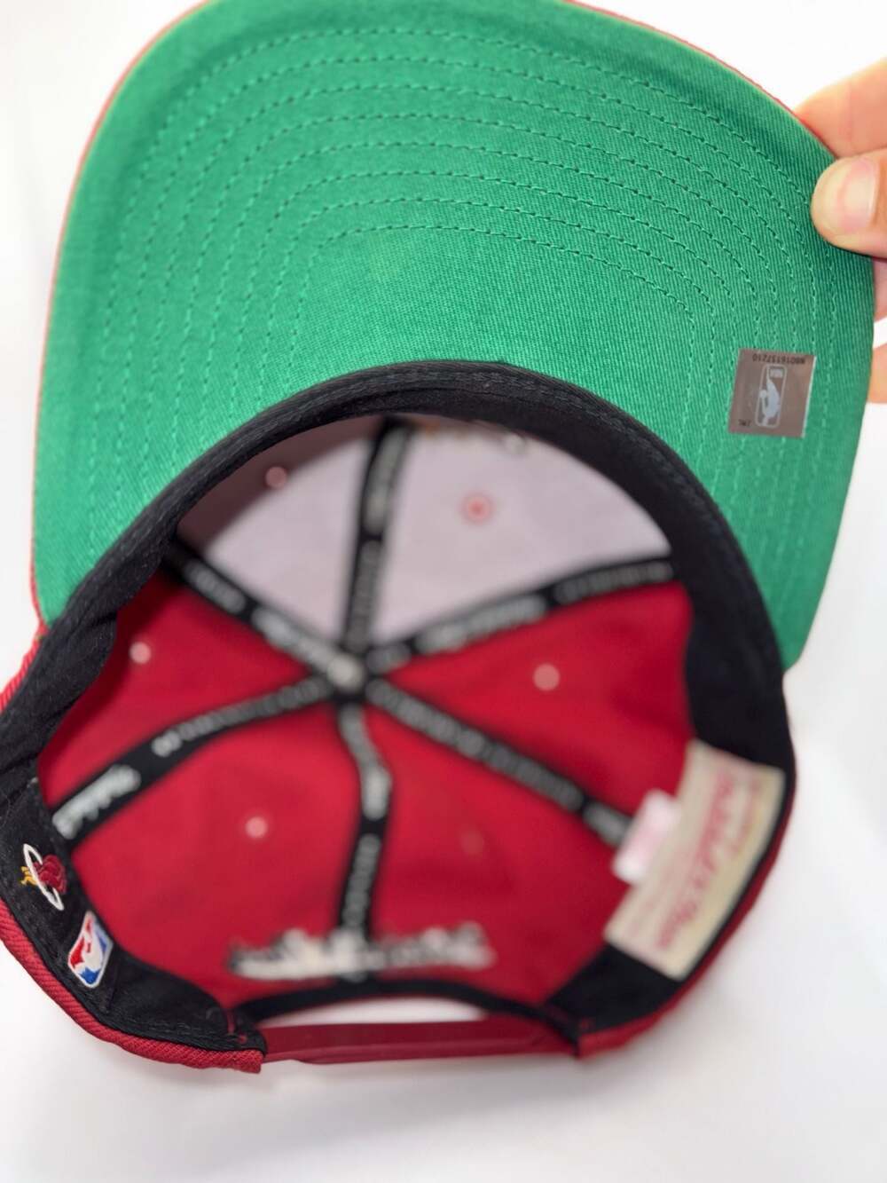 Mitchell & Ness Miami Heat Red Snapback Hat Green Underbrim Adjustable - Picture 5 of 8